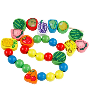 Set margele si fructe colorate de insiruit din lemn, 87 de piese, multicolor