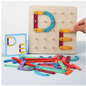 Placa Montessori Geoboard din lemn cu 64 piese